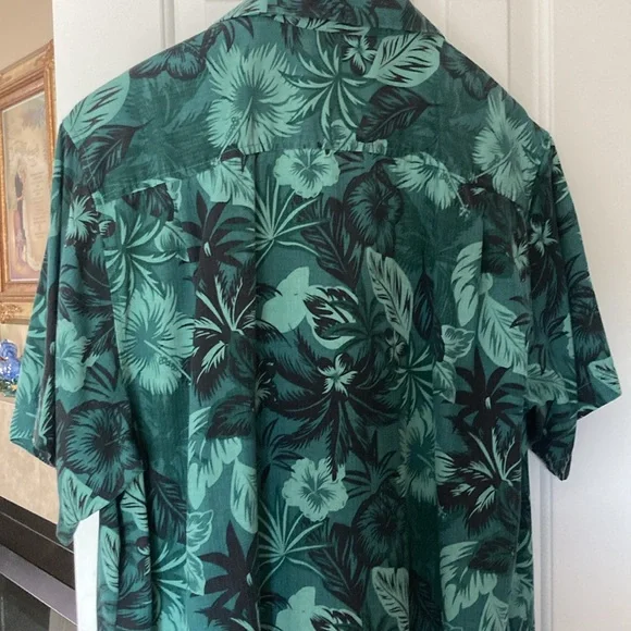 USF BULLS TOMMY BAHAMA SHIRT - Picture 3 of 6